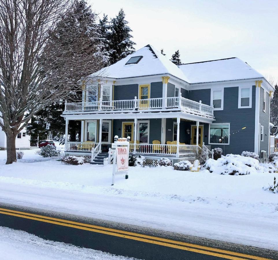 Toba'S Bed & Breakfast Lunenburg Exteriör bild