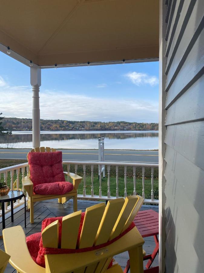 Toba'S Bed & Breakfast Lunenburg Exteriör bild
