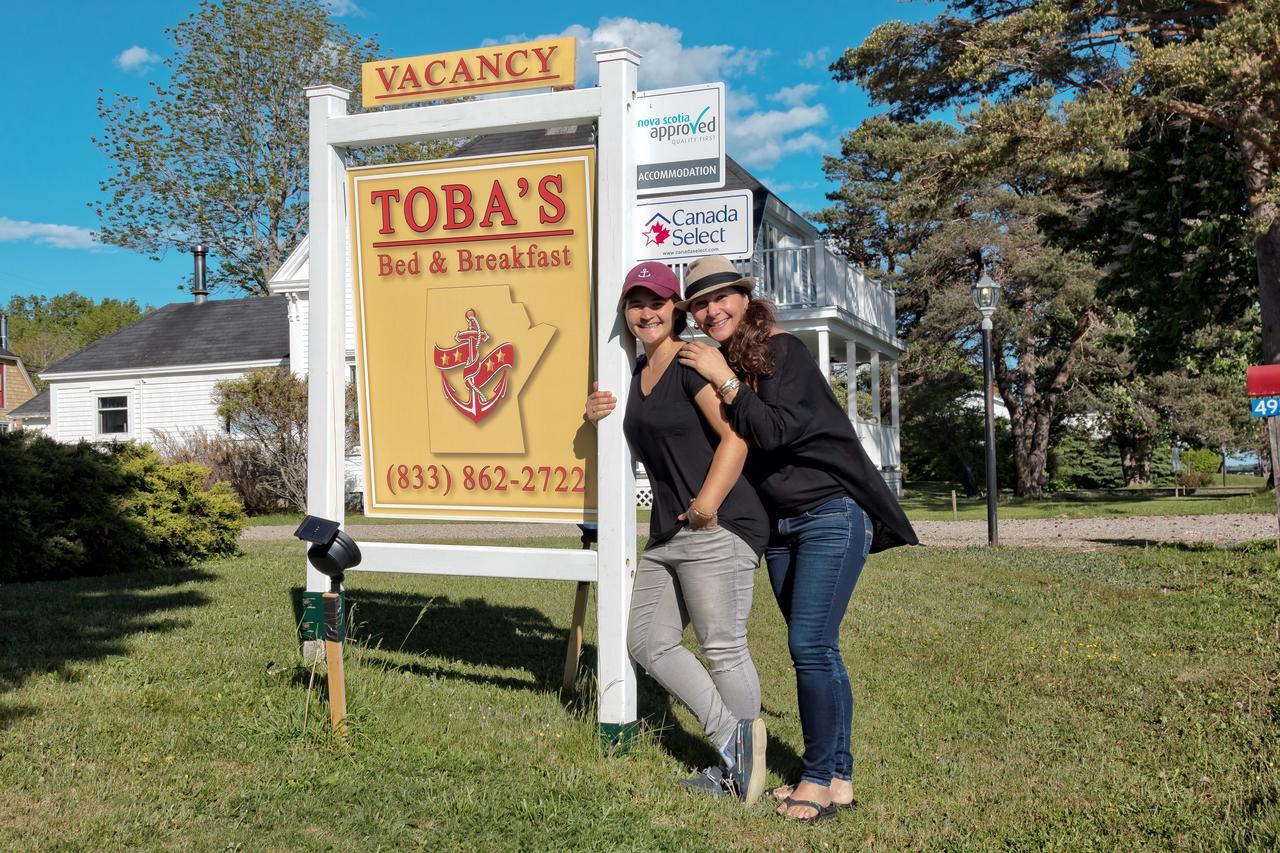 Toba'S Bed & Breakfast Lunenburg Exteriör bild