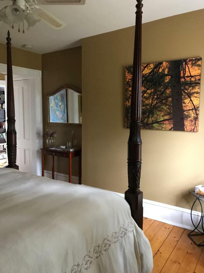 Toba'S Bed & Breakfast Lunenburg Exteriör bild